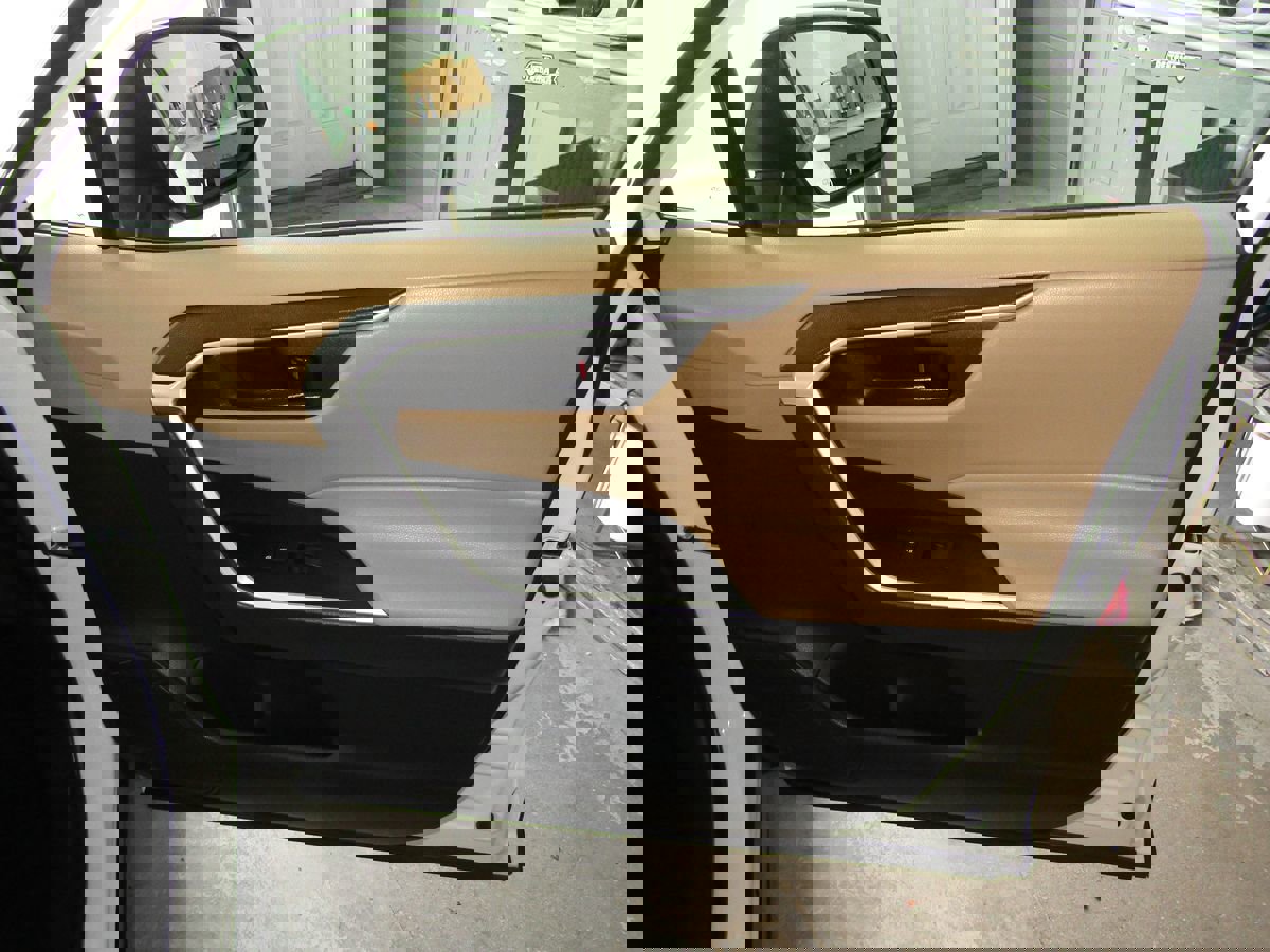 Used 2022 Toyota RAV4 LE image 30