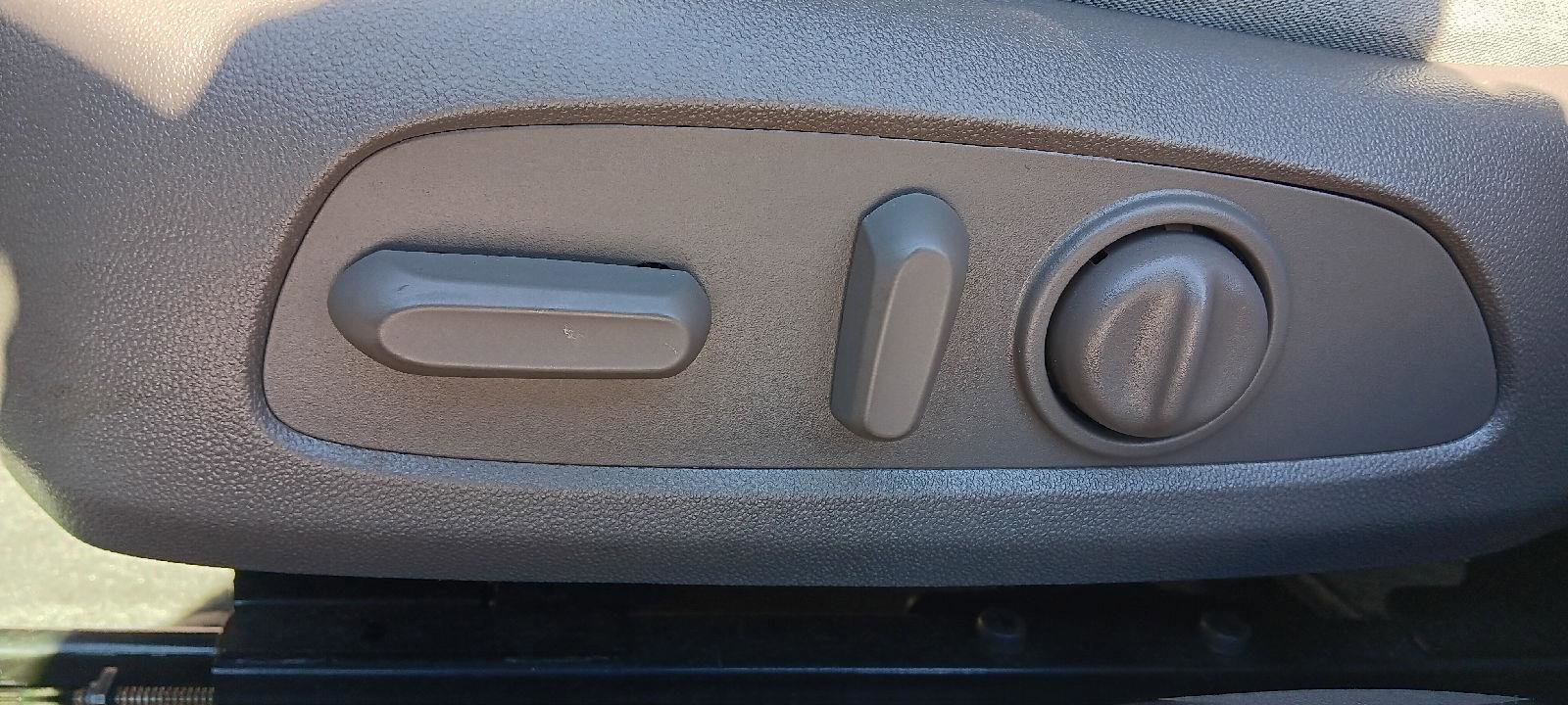 Used 2020 Chevrolet Malibu LT image 9