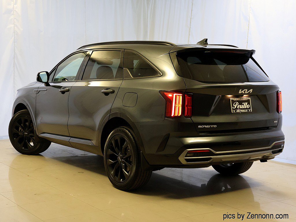 Used 2023 Kia Sorento SX AWD/4WD image 9