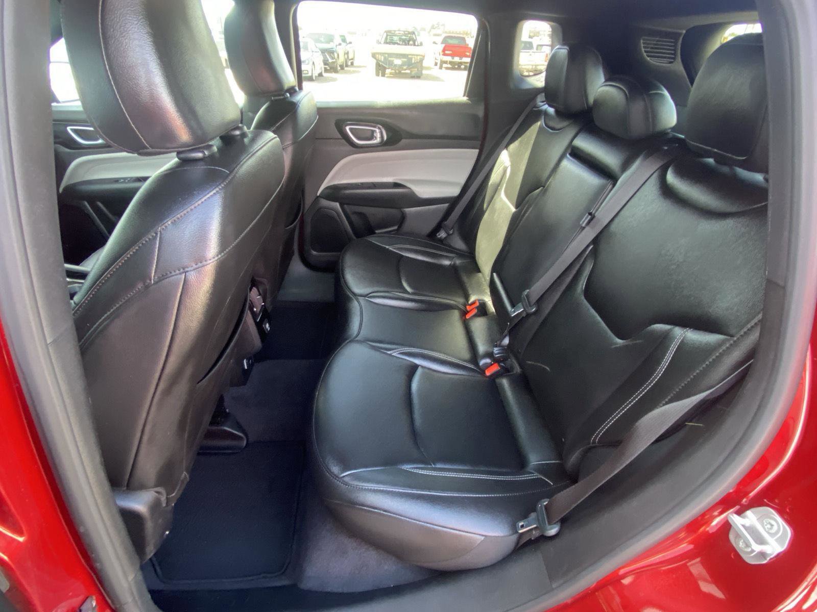 Used 2025 Jeep Compass Limited image 23