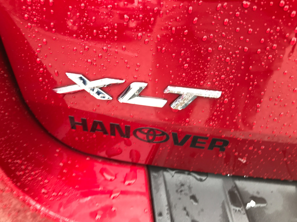 Used 2020 Ford Explorer XLT w/ Comfort Package image 10