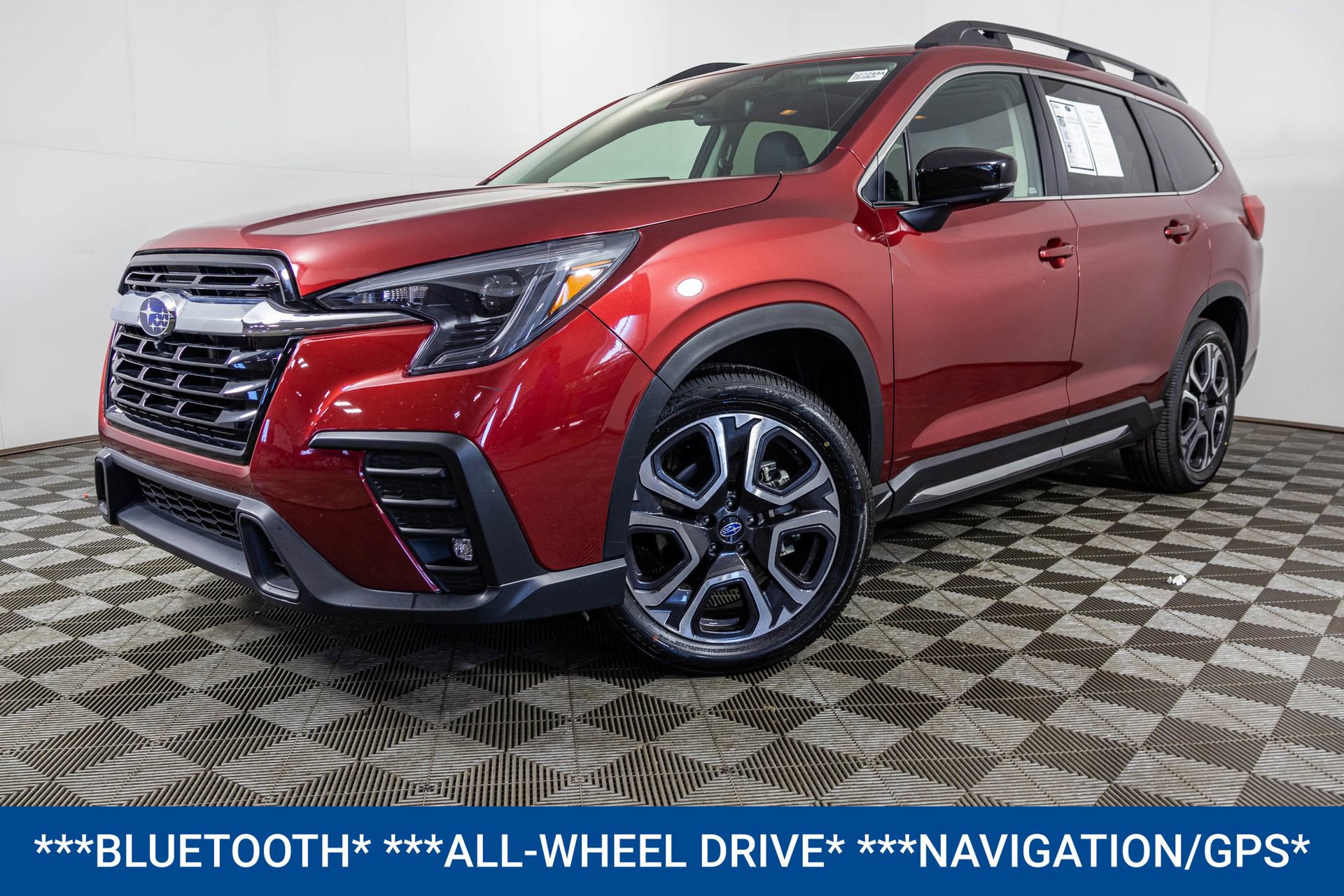 Used 2024 Subaru Ascent Limited w/ Technology Package AWD/4WD image 2