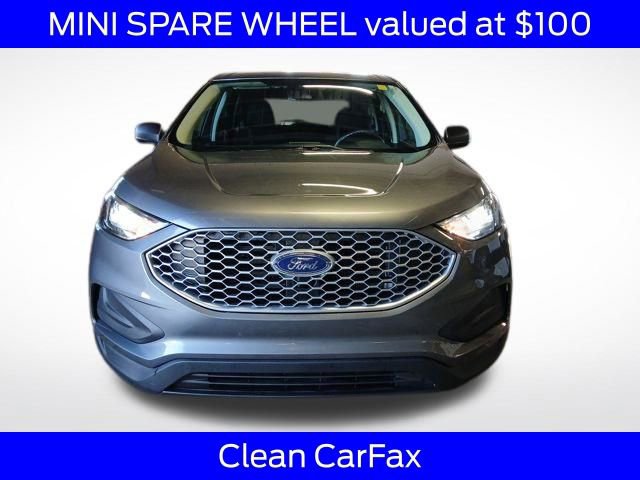 Certified 2024 Ford Edge SE image 3