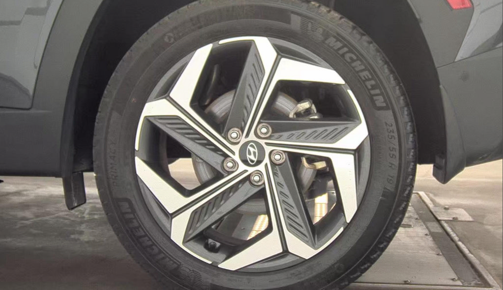 Used 2023 Hyundai Tucson Limited AWD/4WD image 11