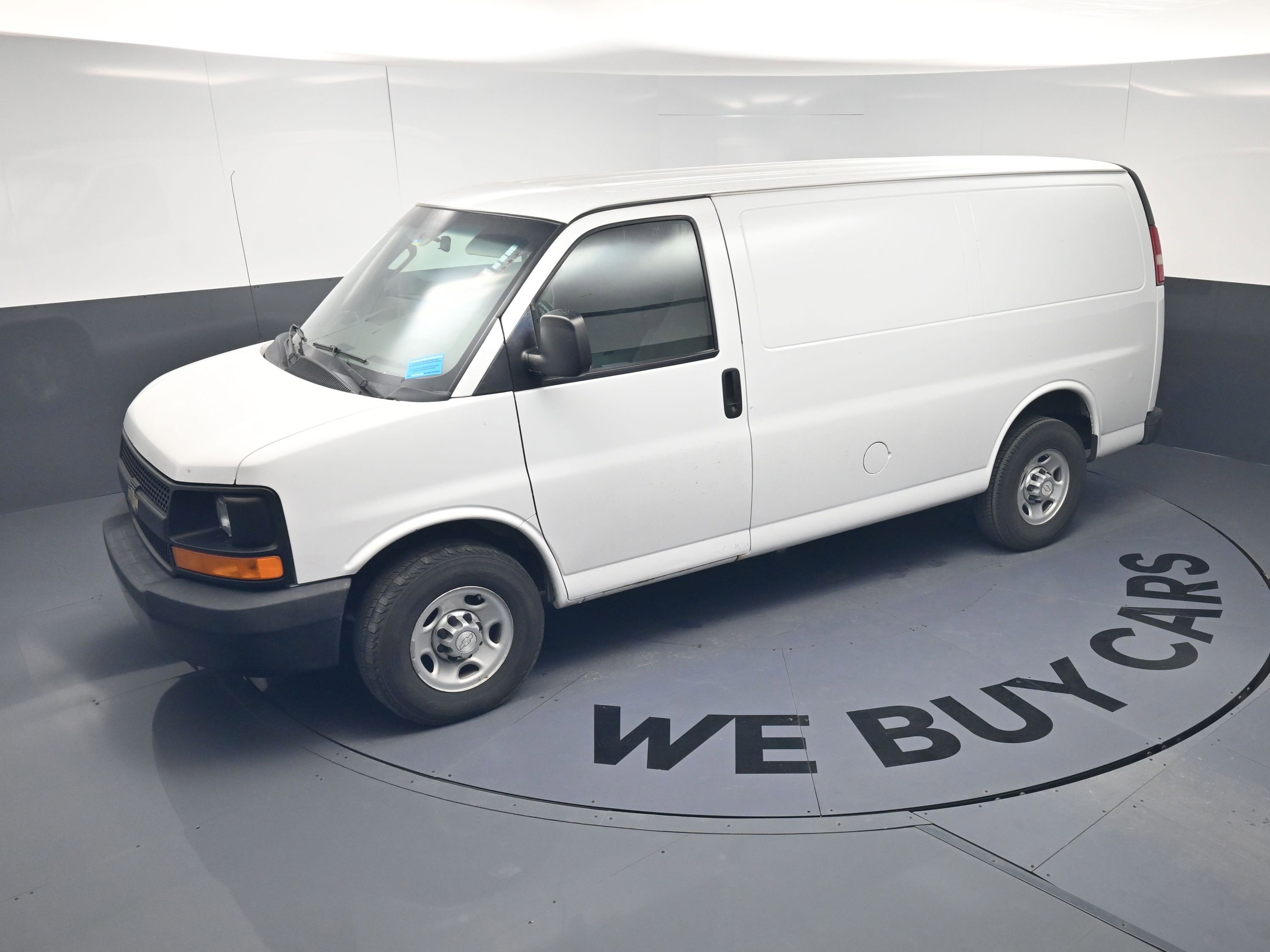 Used 2016 Chevrolet Express 2500 image 20