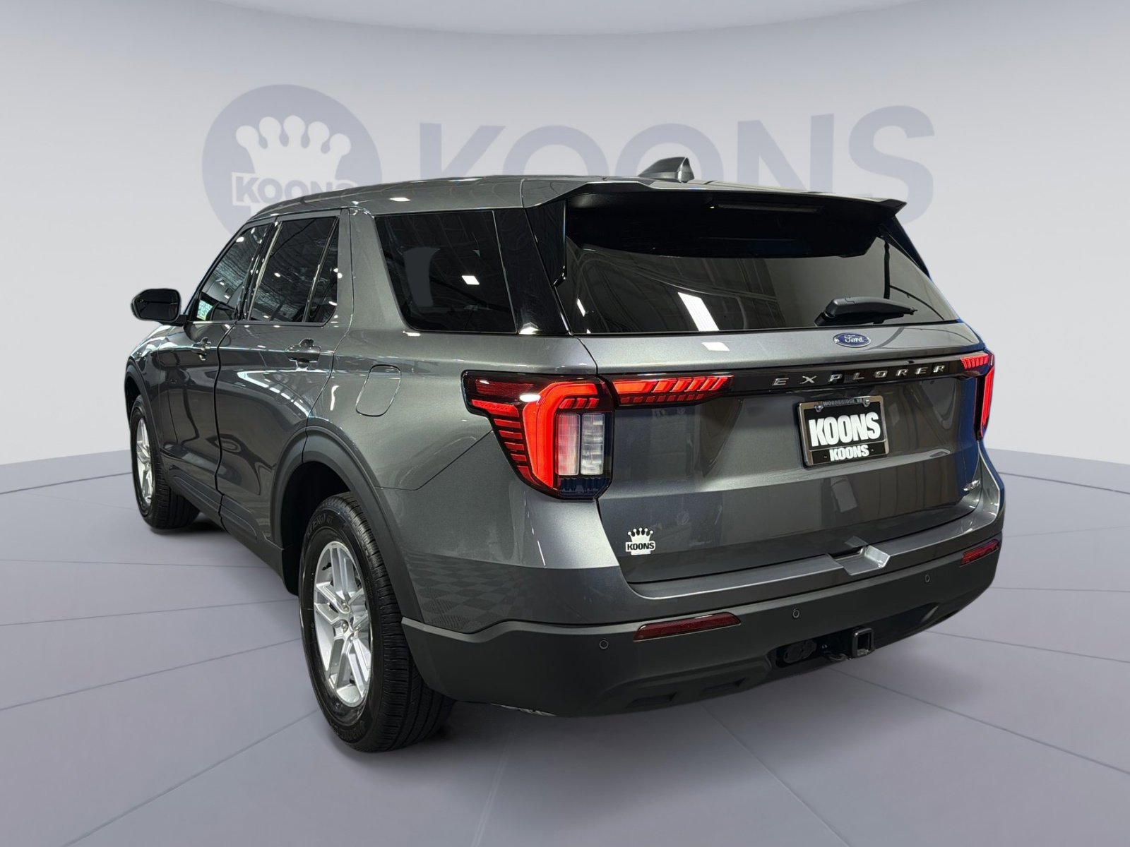 Used 2026 Ford Explorer Active AWD/4WD image 4