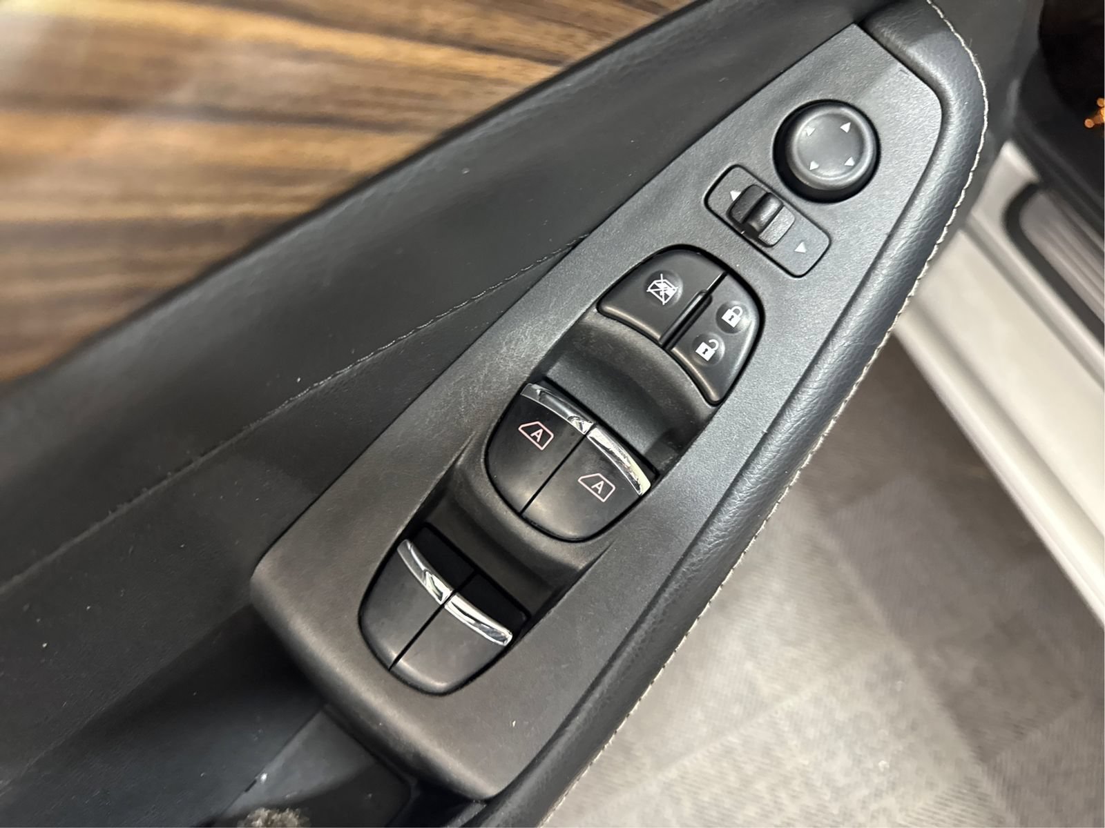 Used 2017 Nissan Maxima Platinum FWD image 33