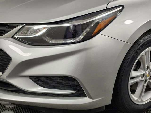 Used 2016 Chevrolet Cruze LT w/ Convenience Package FWD image 8