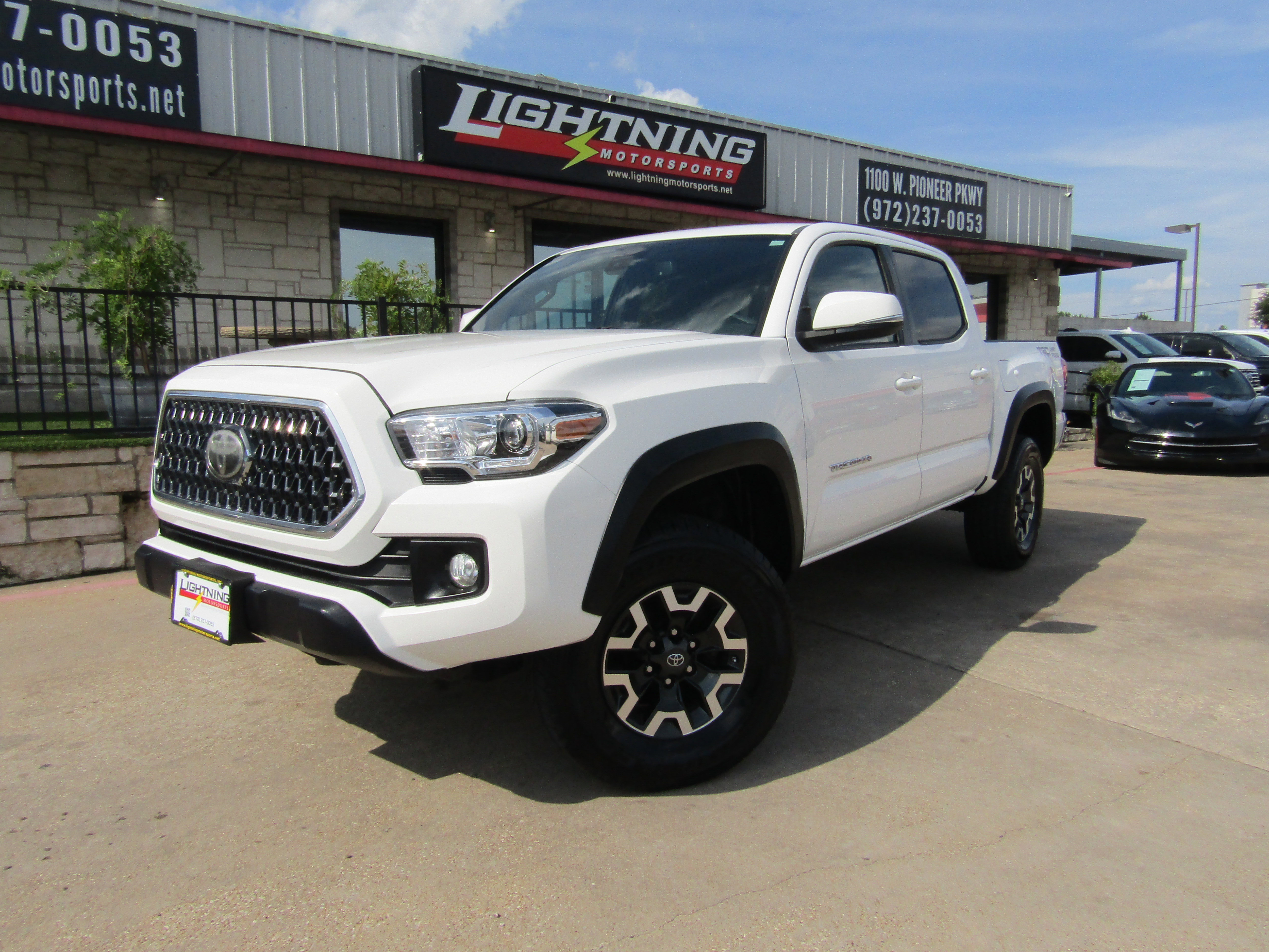 Used 2019 Toyota Tacoma TRD Off-Road image 1