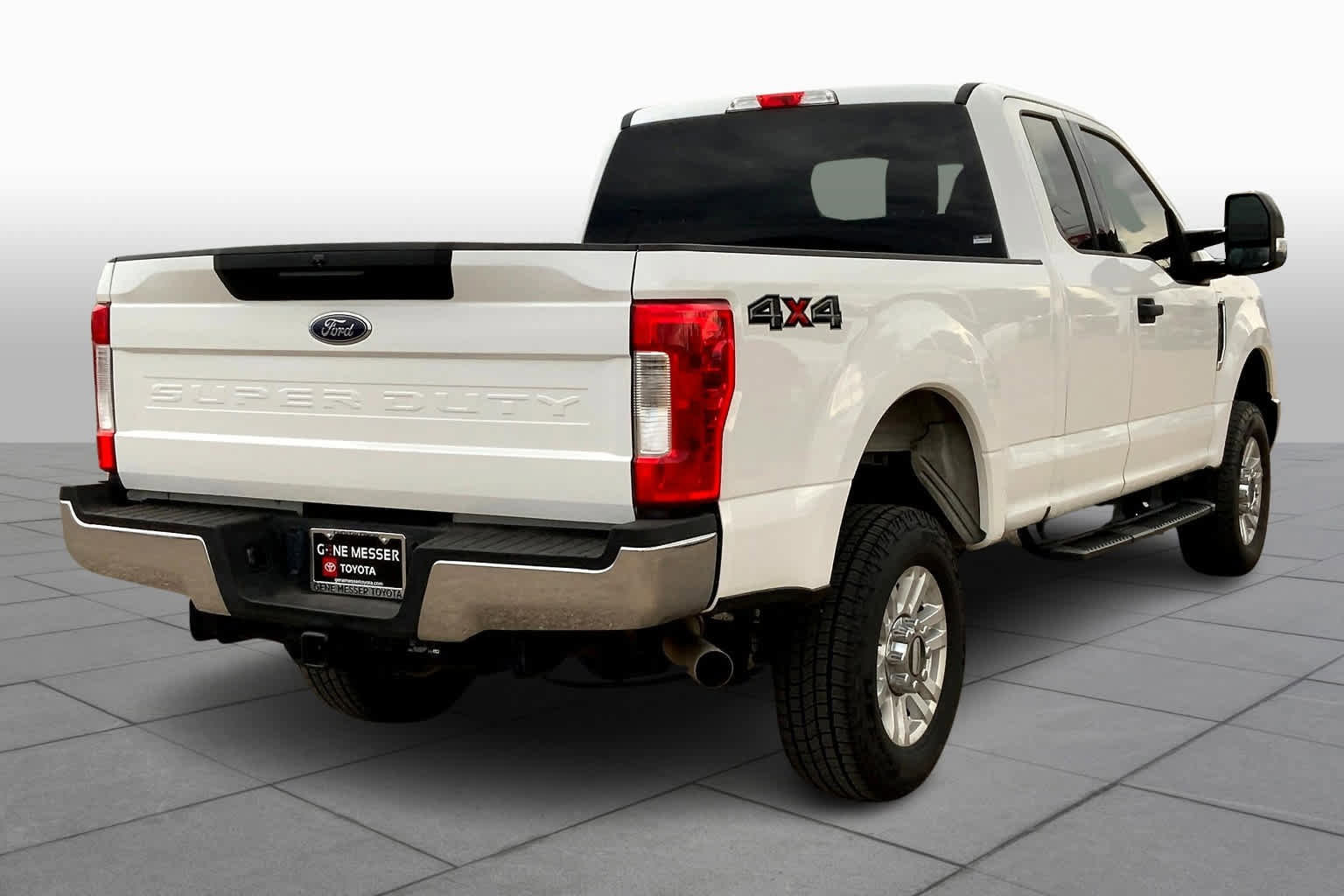 Used 2019 Ford F250 XLT w/ Camper Package AWD/4WD image 13