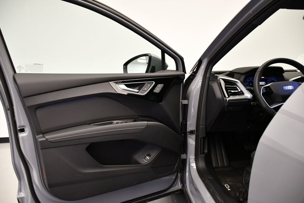 New 2026 Audi Q4 e-tron Premium image 32