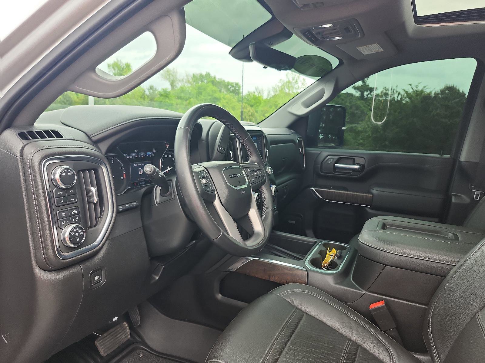 Used 2022 GMC Sierra 2500 Denali w/ Denali Ultimate Package AWD/4WD image 18