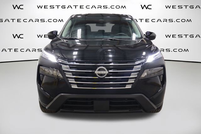 Used 2024 Nissan Rogue SV image 4