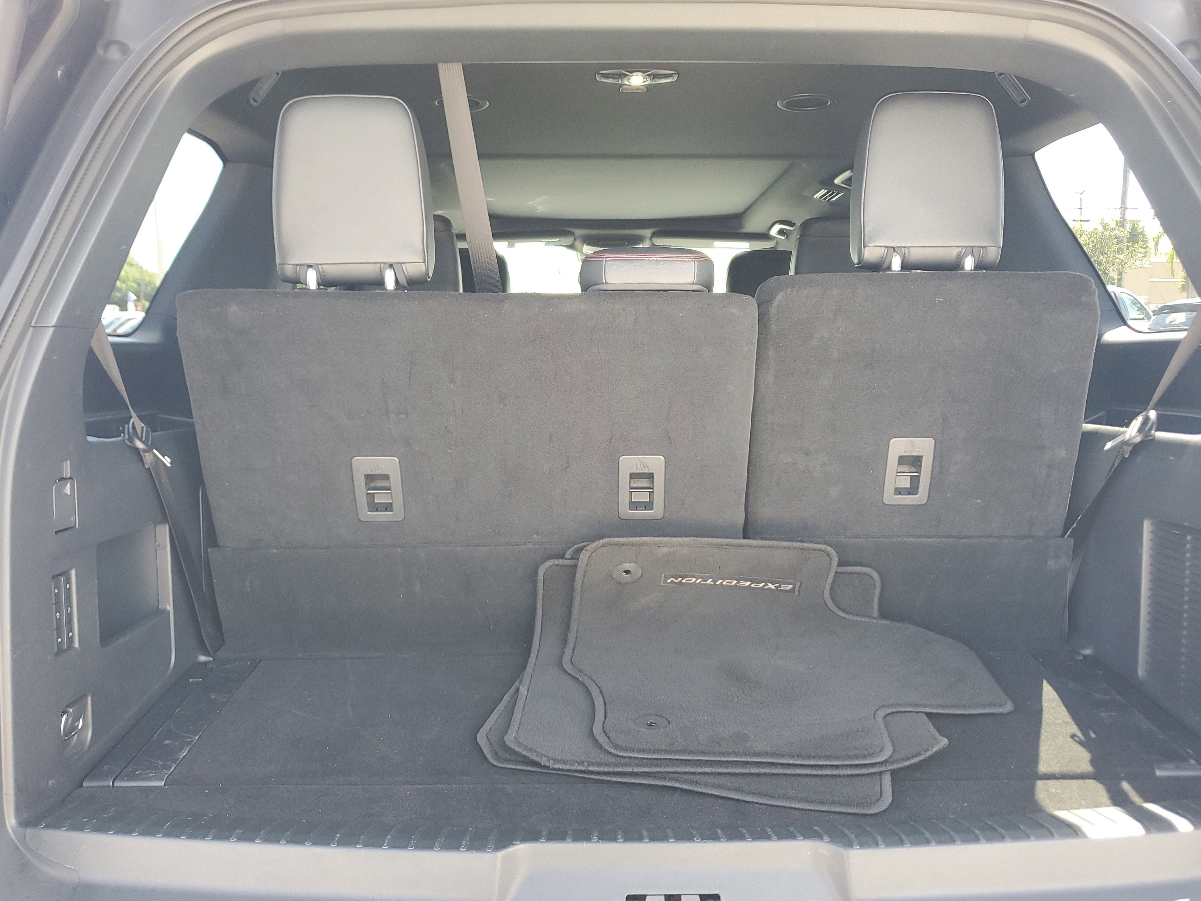 Used 2023 Ford Expedition Limited image 17