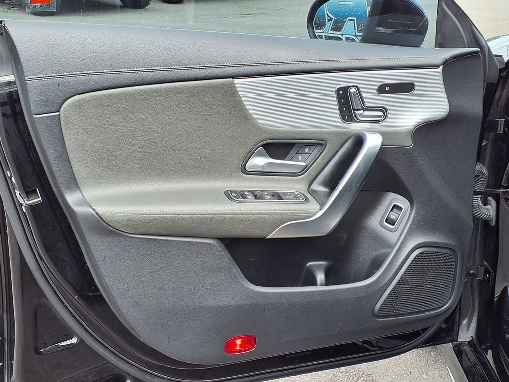 Used 2020 Mercedes-Benz CLA 250 image 26