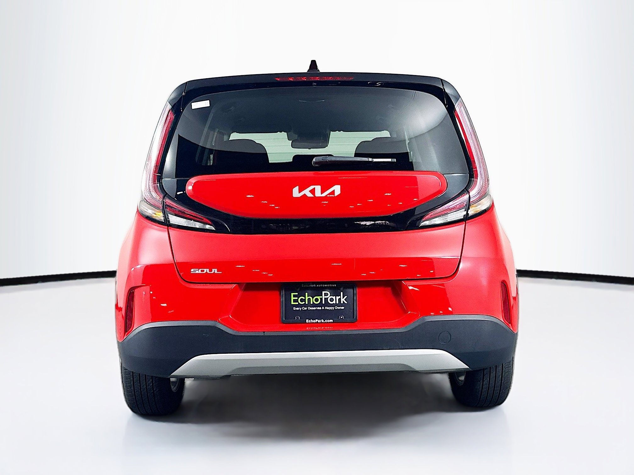 Used 2025 Kia Soul LX w/ LX Technology Package FWD image 7