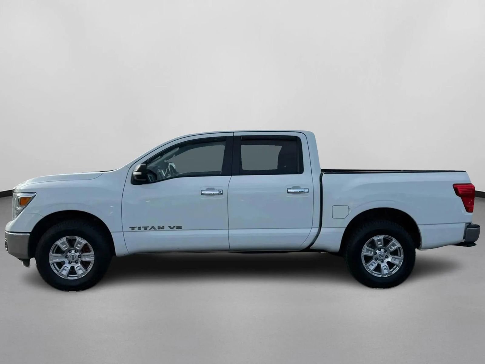 Used 2018 Nissan Titan SV AWD/4WD image 8