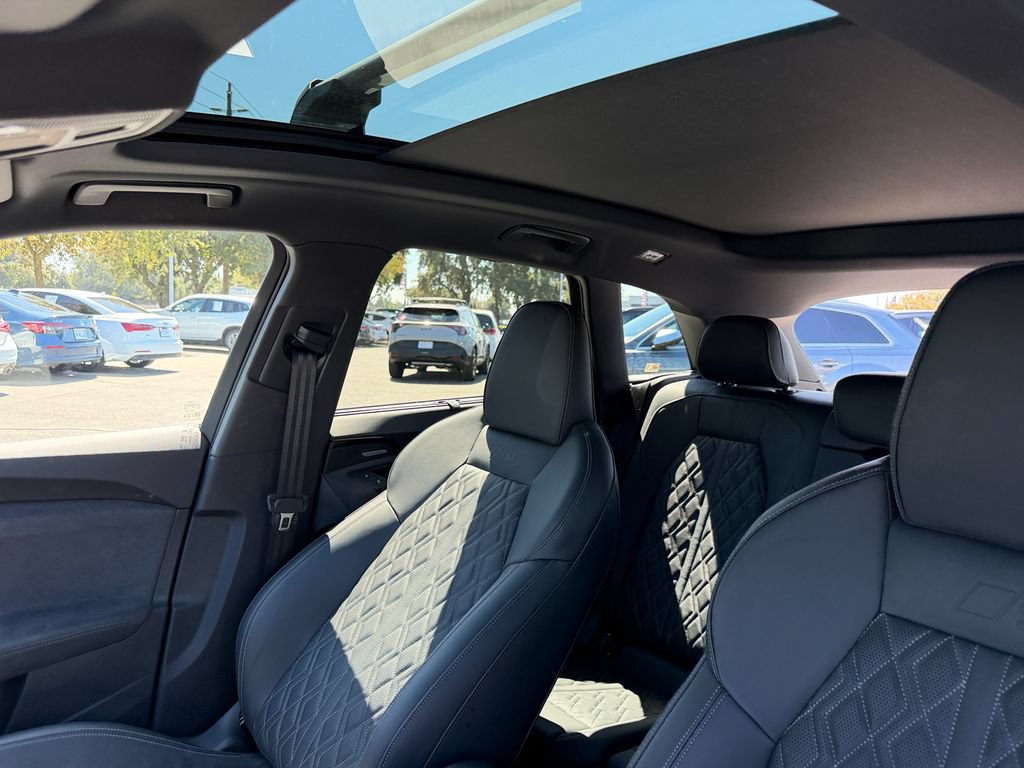 Used 2025 Audi SQ5 Prestige AWD/4WD image 23