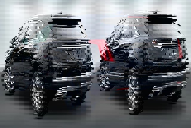 Used 2024 Cadillac XT5 Premium Luxury image 10