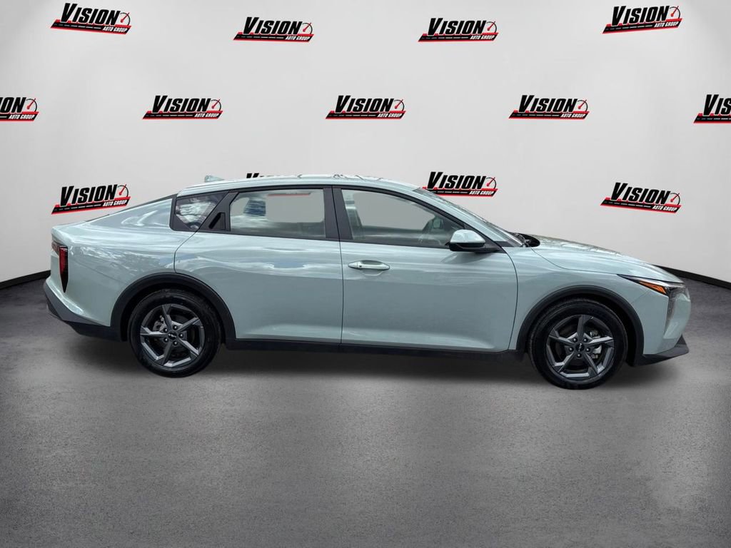 Certified 2025 Kia K4 LXS image 4