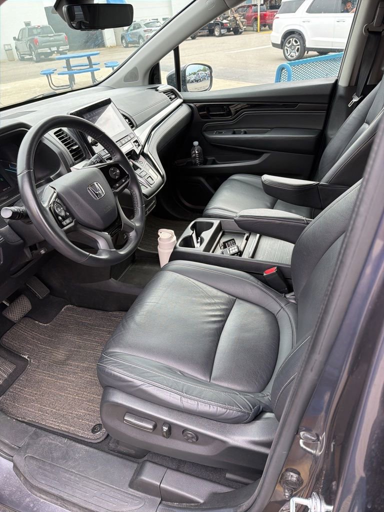 Used 2024 Honda Odyssey Touring image 2