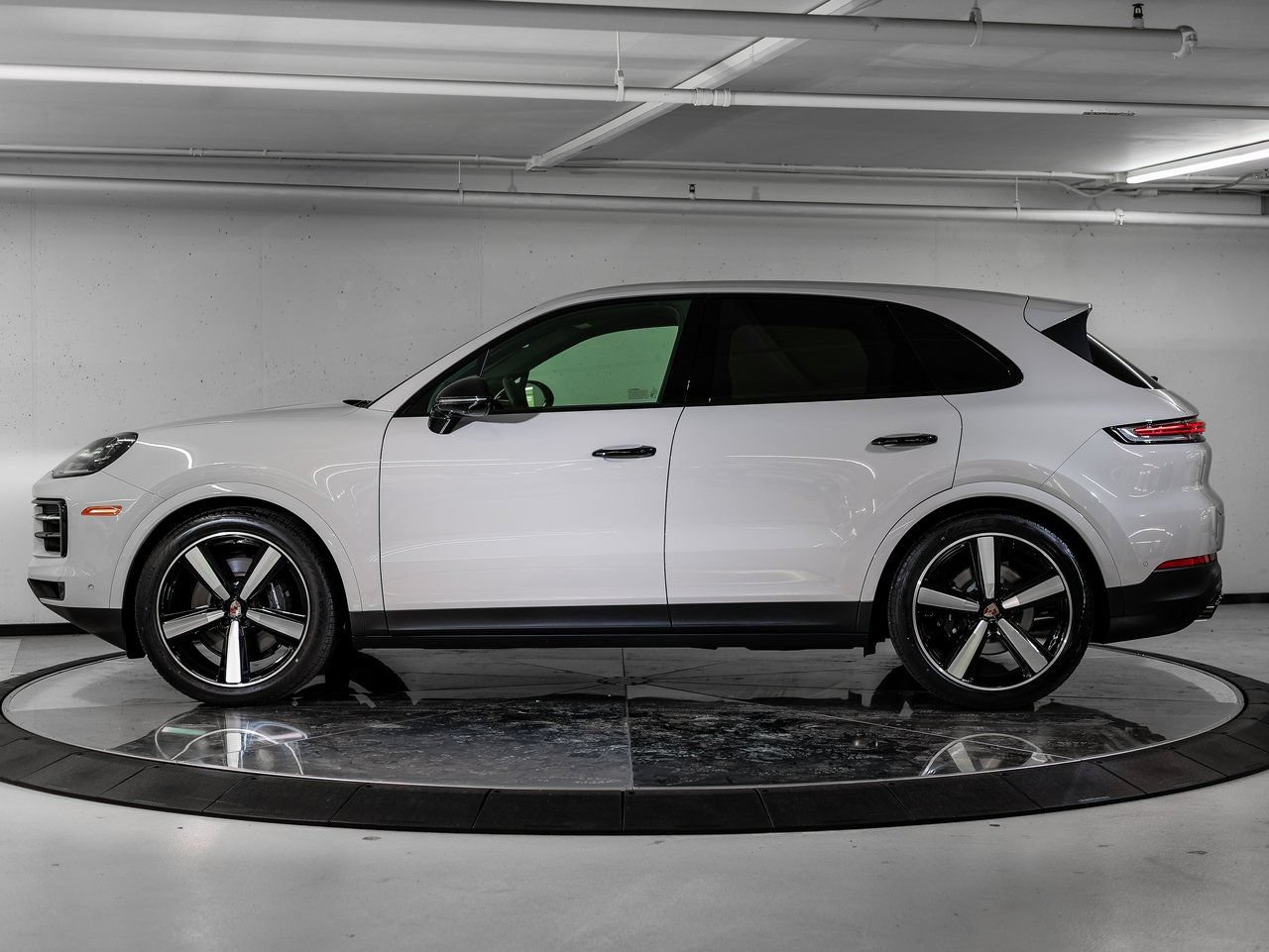 New 2026 Porsche Cayenne AWD/4WD image 2