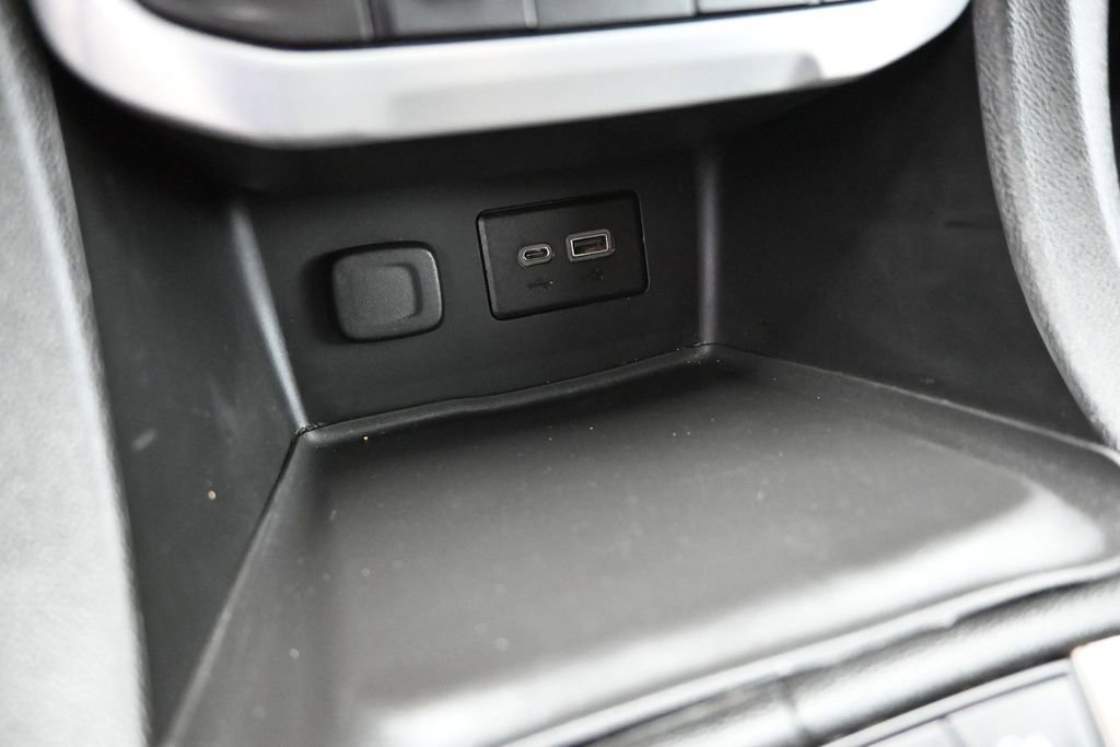 Used 2022 GMC Acadia SLE FWD image 18