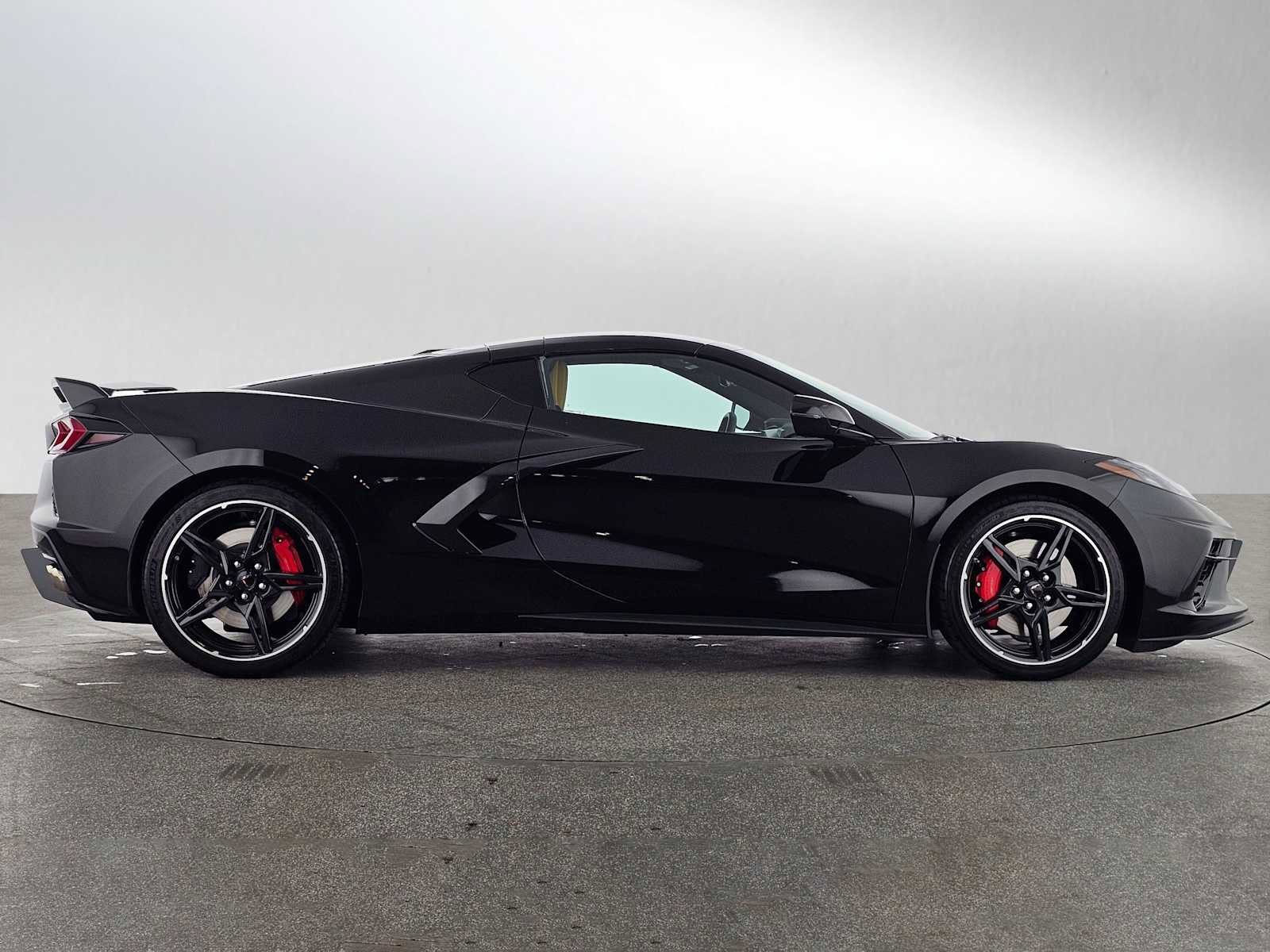 Used 2023 Chevrolet Corvette Stingray Preferred Cpe w/ Z51 Performance Package image 2