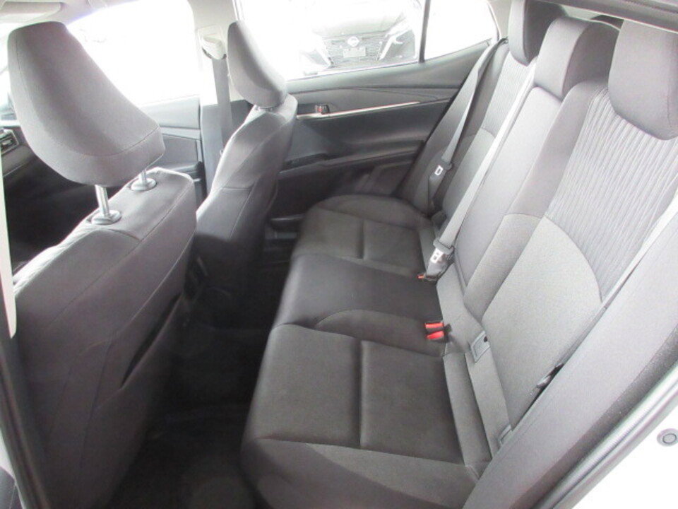 Used 2025 Toyota Camry LE w/ Convenience Package image 31