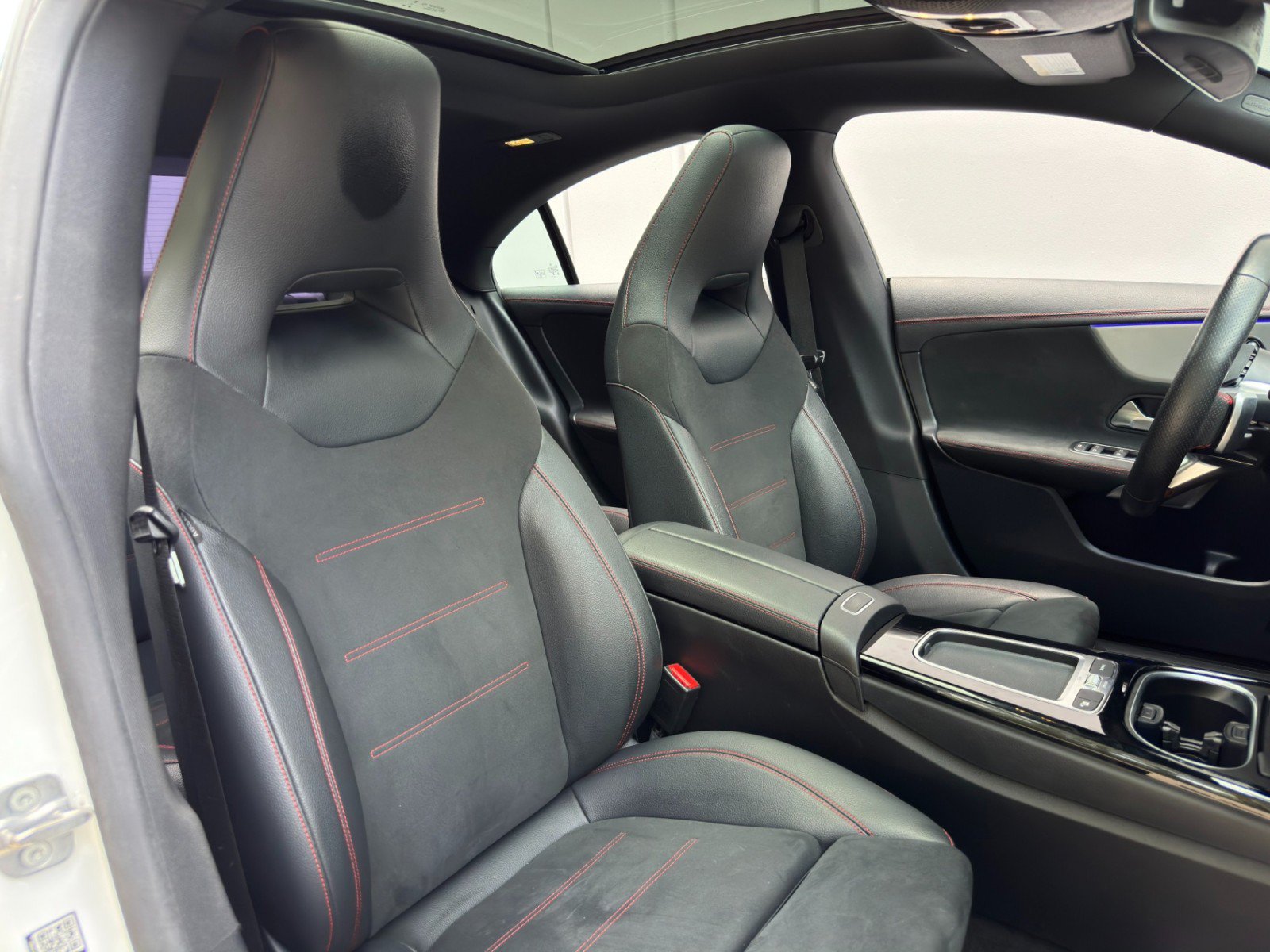 Used 2024 Mercedes-Benz CLA 250 w/ AMG Night Package image 37