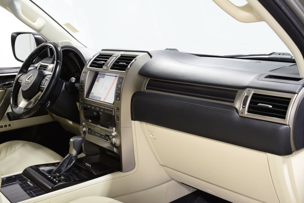 Used 2021 Lexus GX 460 Premium w/ Premium Package AWD/4WD image 34