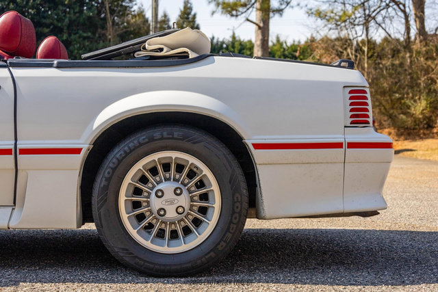 Used 1987 Ford Mustang GT RWD image 5