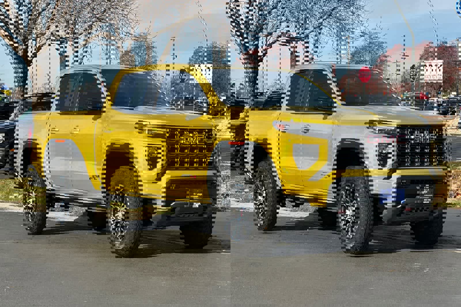 Used 2023 GMC Canyon AT4 w/ AT4 Premium Package image 9