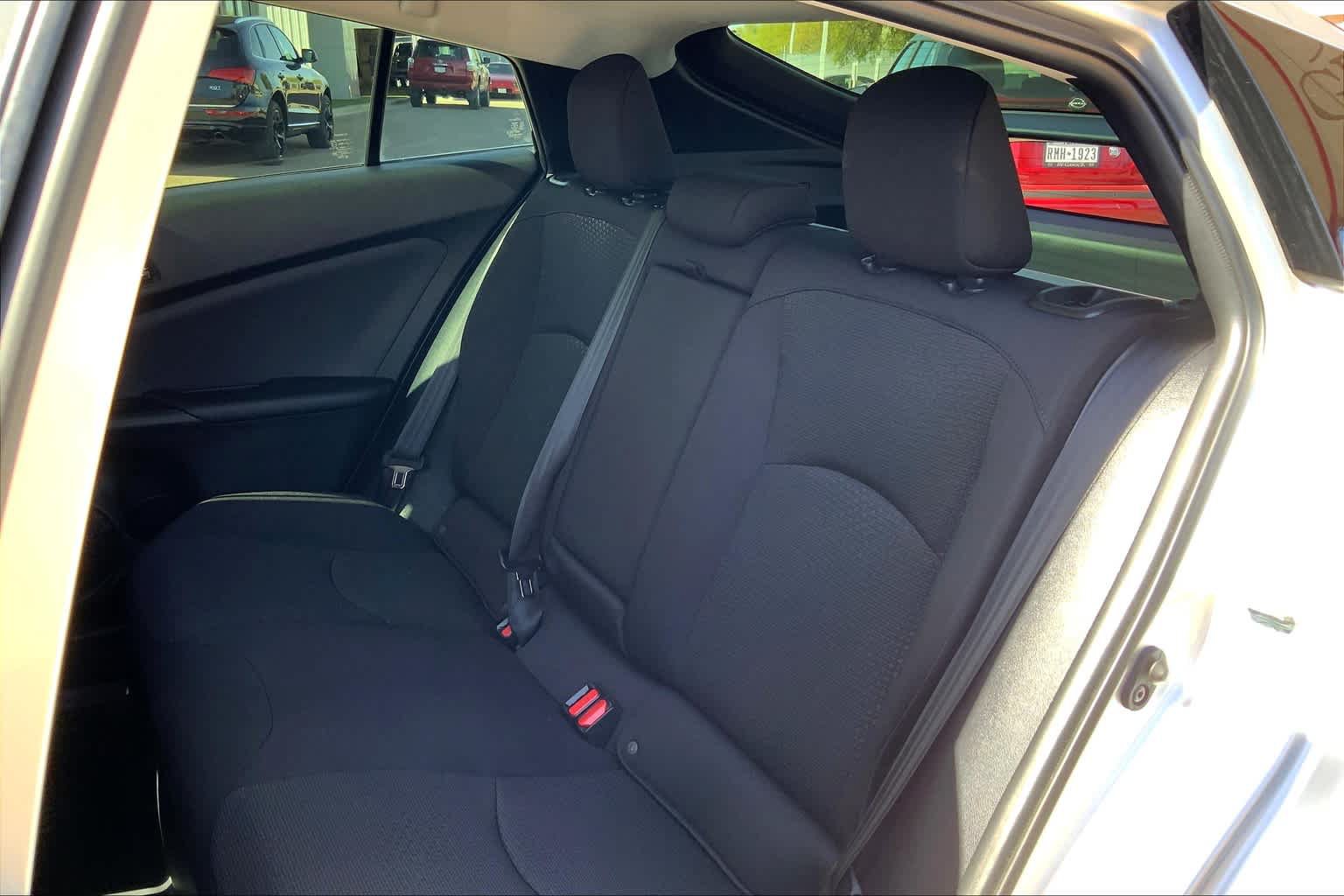 Used 2020 Toyota Prius LE FWD image 20