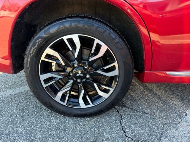 Used 2018 Mitsubishi Outlander 4WD Plug-In Hybrid image 14