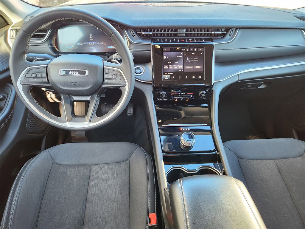 Used 2023 Jeep Grand Cherokee L Laredo image 11