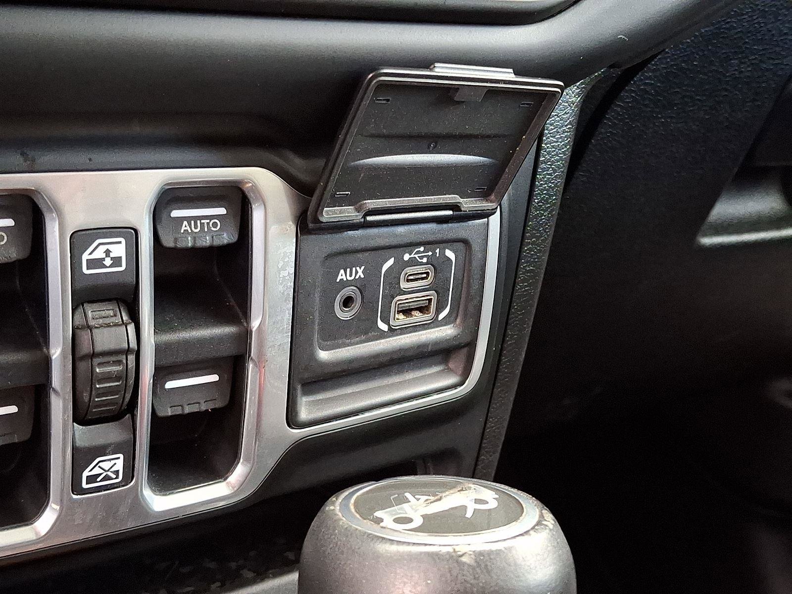 Certified 2018 Jeep Wrangler Unlimited Sahara image 26