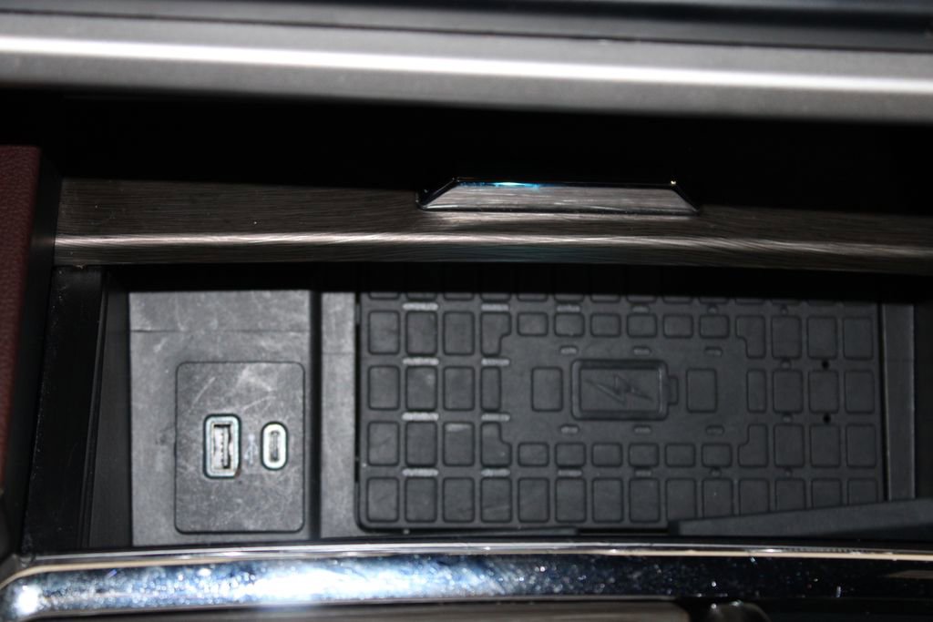 Used 2024 Ford Expedition Limited image 49