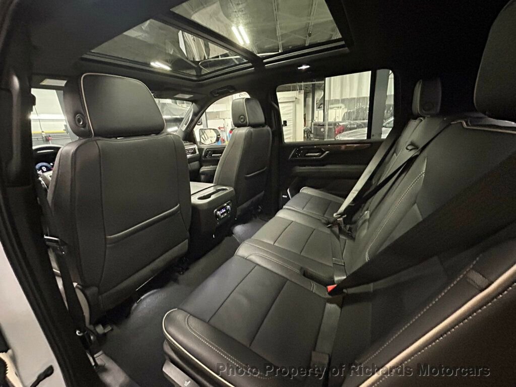 Used 2025 GMC Yukon XL Elevation AWD/4WD image 23