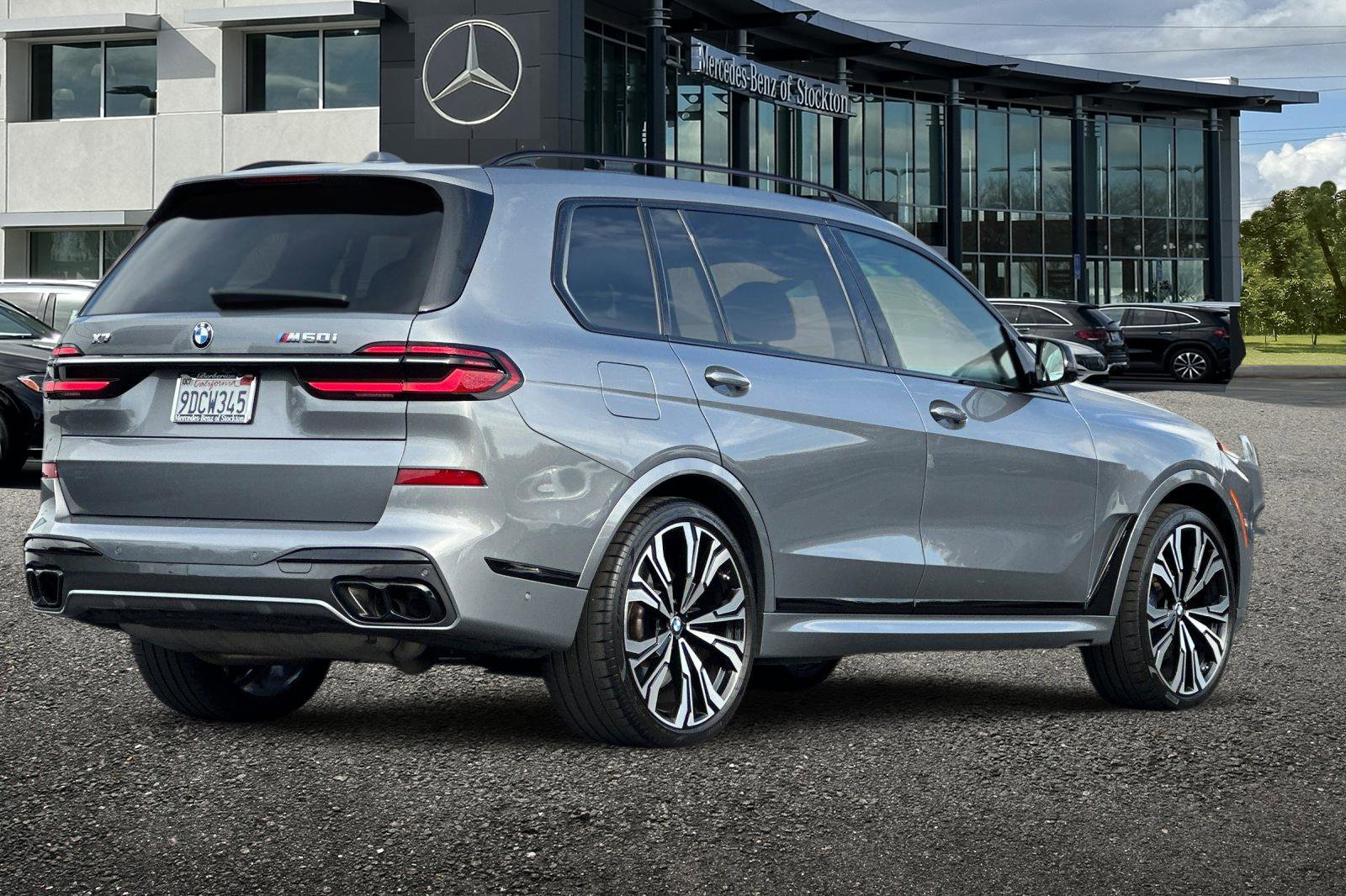 Used 2023 BMW X7 M60i w/ Executive Package image 4