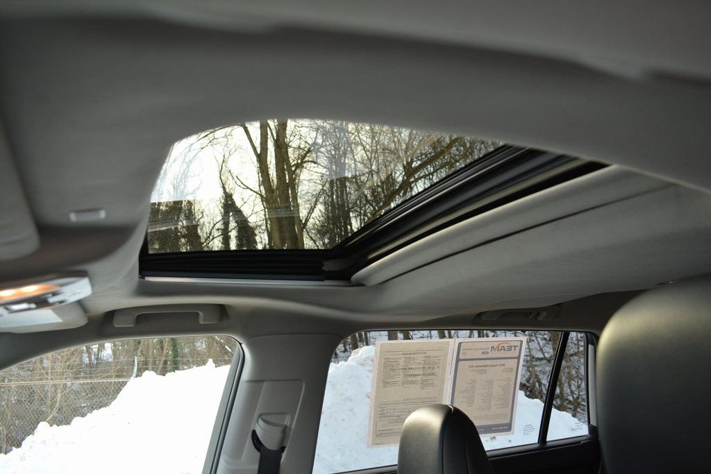 Used 2022 Toyota Highlander XLE image 9