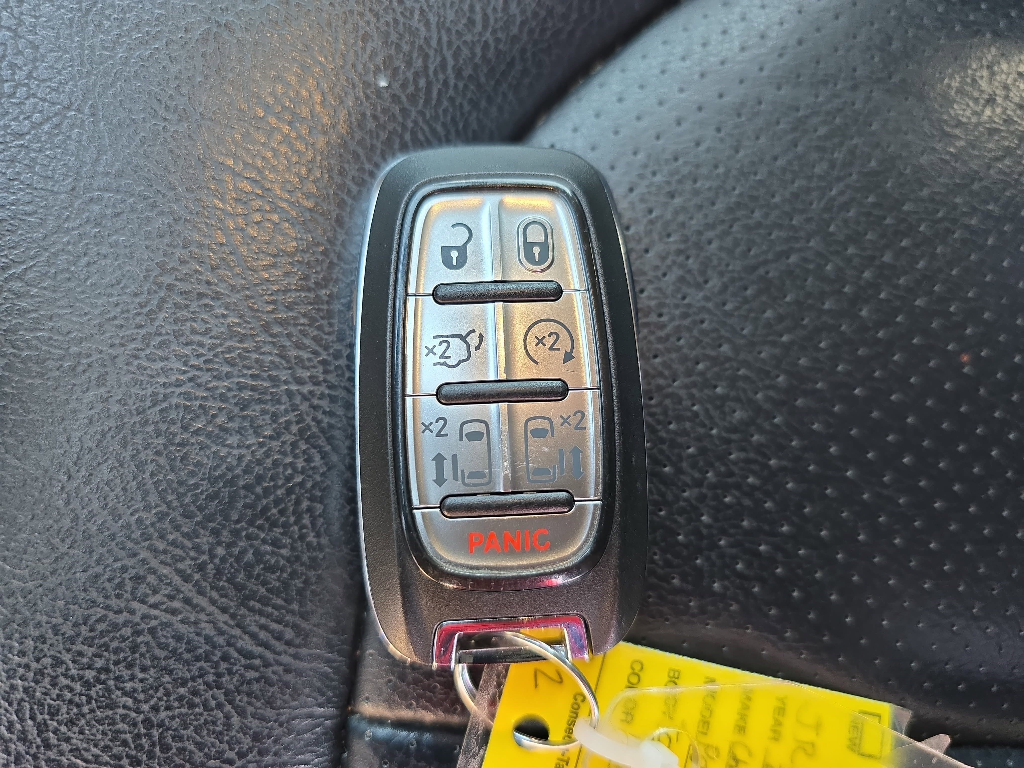 Used 2018 Chrysler Pacifica Touring-L image 36