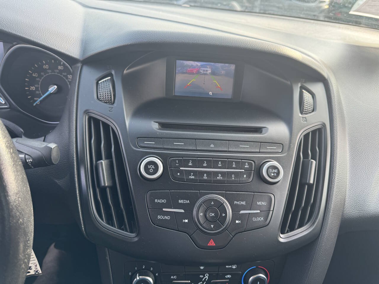 Used 2015 Ford Focus SE w/ SE Sport Package FWD image 28