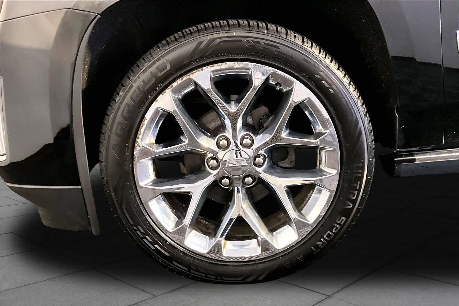 Used 2015 Cadillac Escalade Platinum AWD/4WD image 10