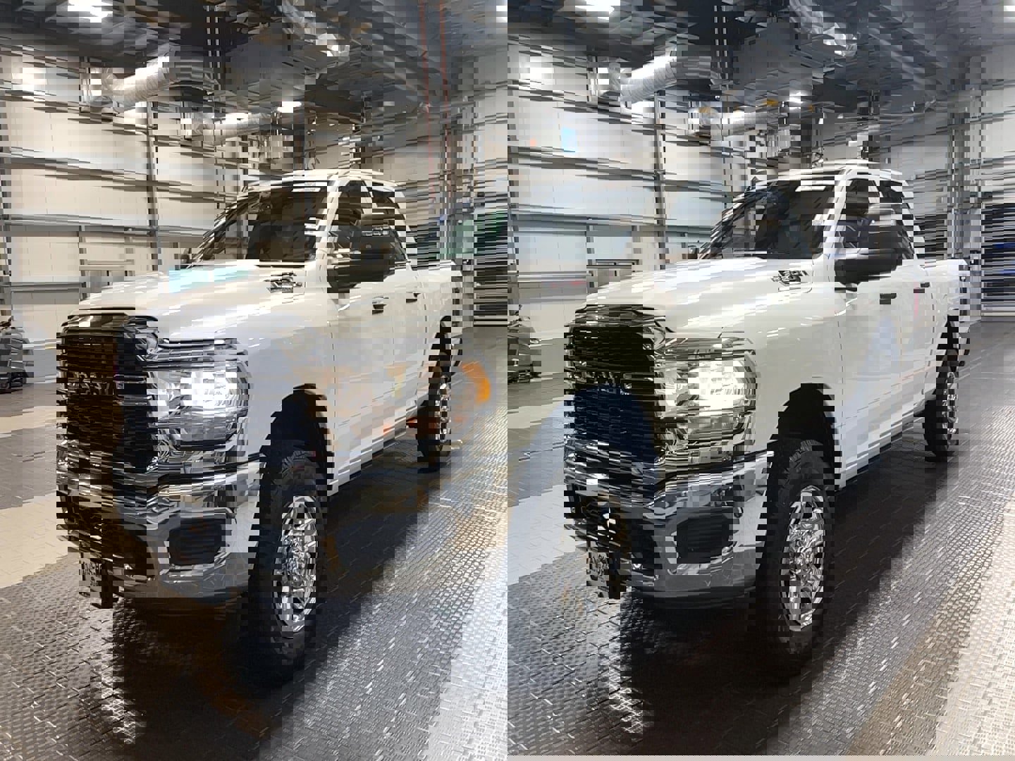 Used 2024 RAM 2500 Tradesman w/ Towing Technology Group image 4