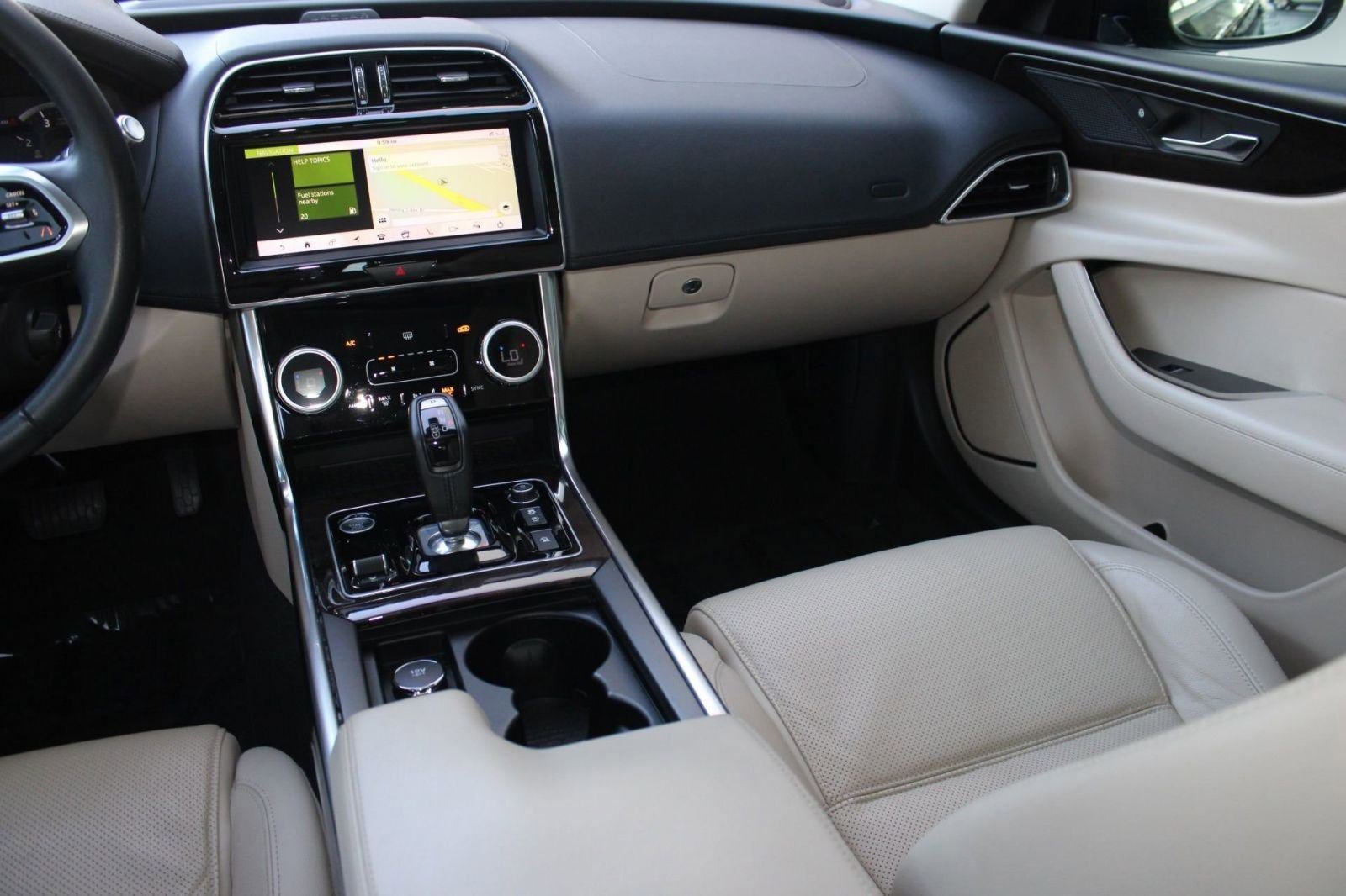 Used 2020 Jaguar XE S image 31