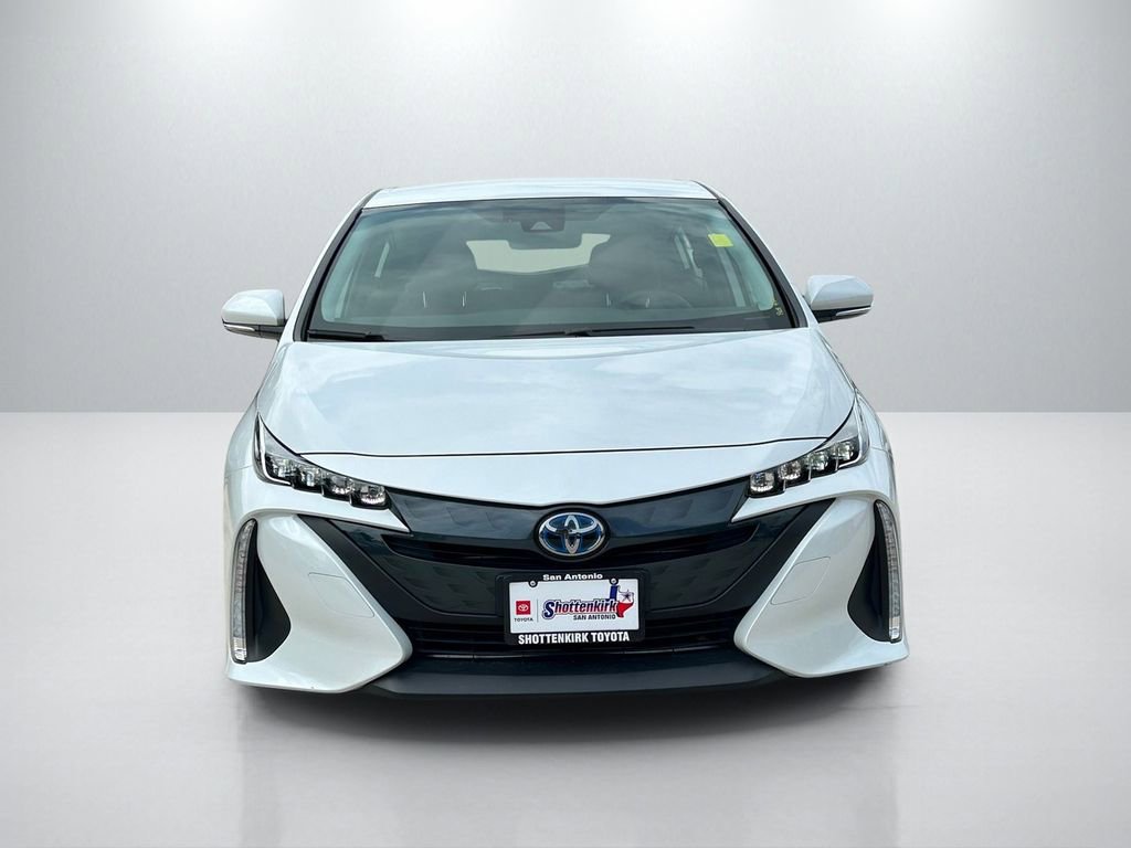 Used 2022 Toyota Prius Prime LE FWD image 2