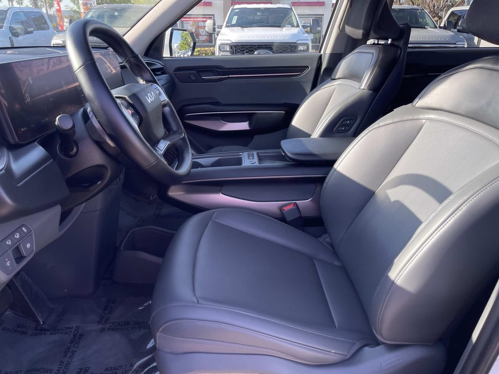 Used 2024 Kia EV9 Light Long Range RWD image 18