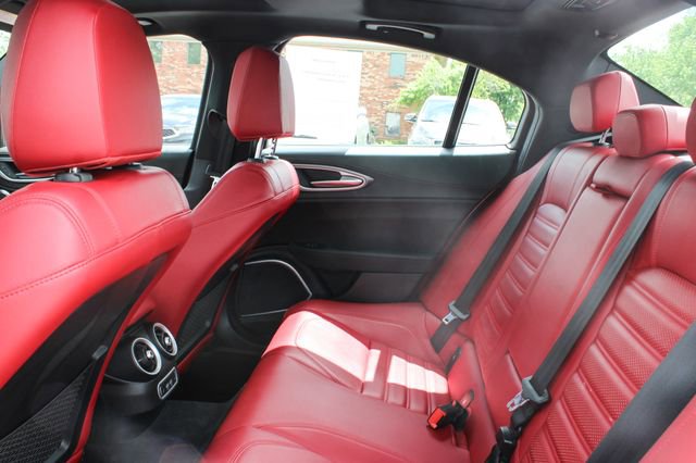 Used 2022 Alfa Romeo Giulia Veloce AWD/4WD image 31