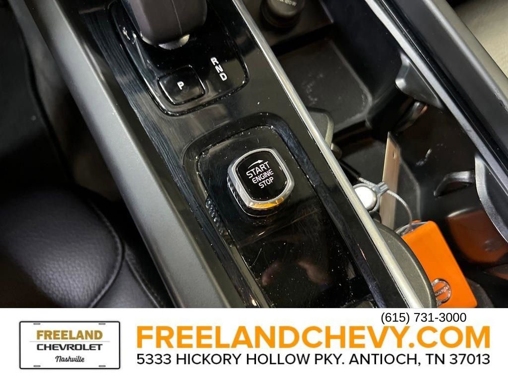 Used 2023 Volvo XC60 B5 Plus image 18